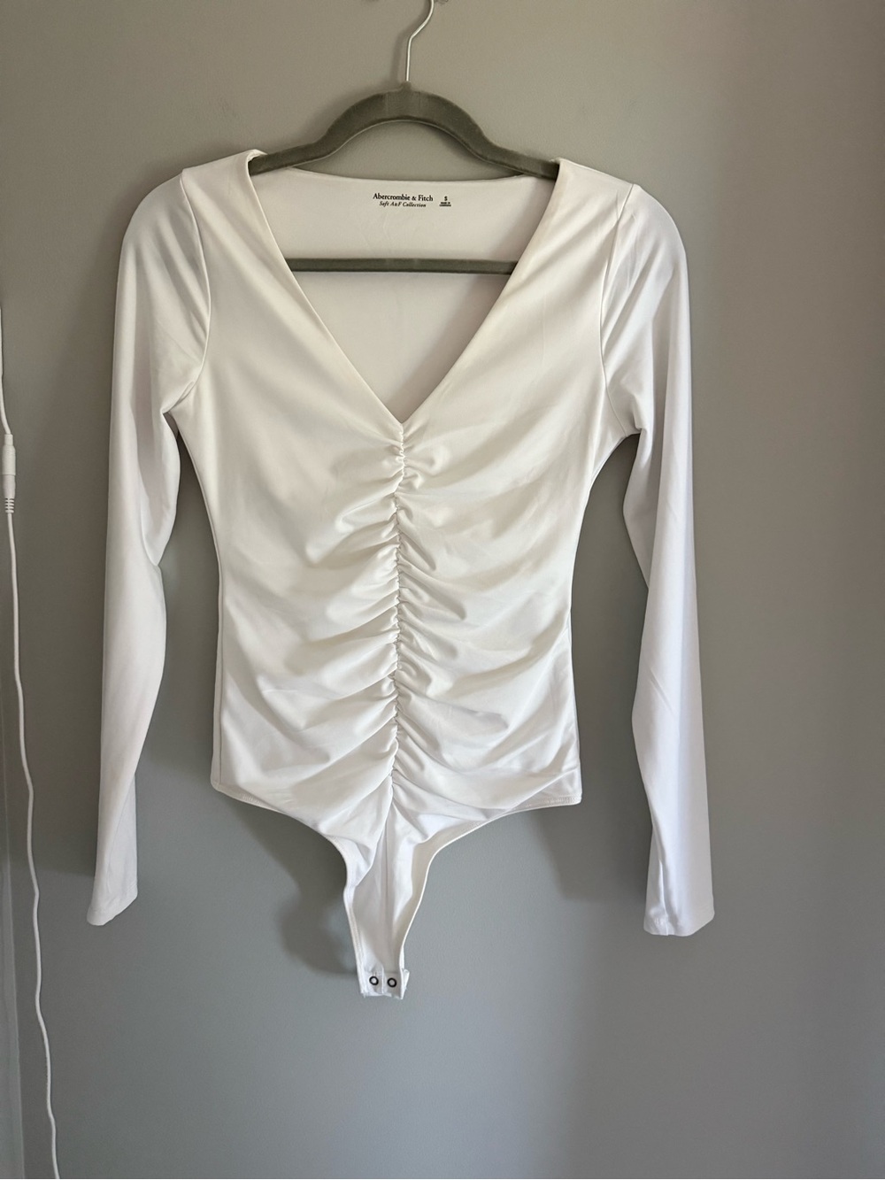 Abercrombie & Fitch White Long-Sleeve Ruched V-Neck Bodysuit